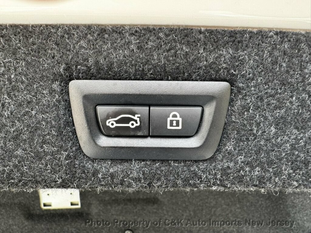 Used 2021 BMW 530i w/ Convenience Package RWD image 25