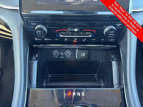 Used 2023 Jeep Grand Cherokee L Laredo image 25