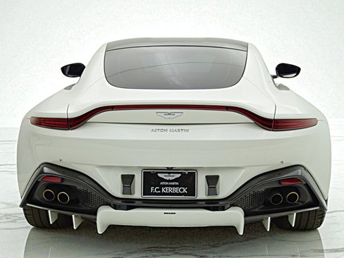 Used 2019 Aston Martin V8 Vantage Coupe image 7