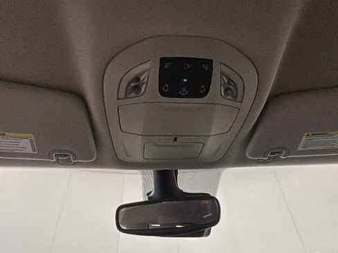 Used 2023 Chrysler Pacifica Touring-L FWD image 25