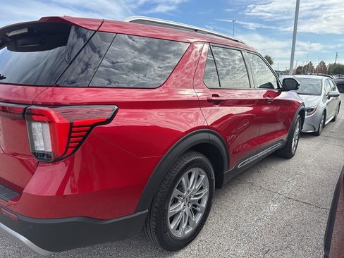 Used 2025 Ford Explorer Platinum image 5
