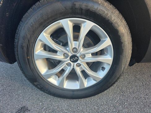 Used 2020 Kia Telluride LX image 22