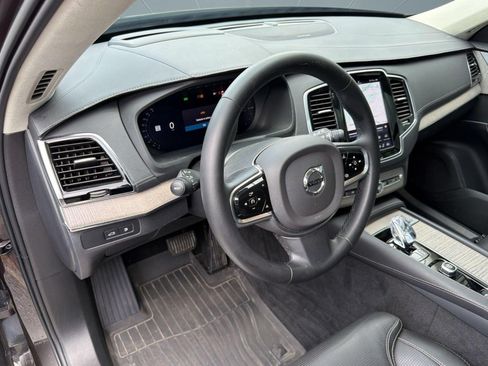 Certified 2023 Volvo XC90 T8 Ultimate AWD/4WD image 4