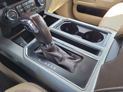 Used 2019 Ford F150 Lariat image 33