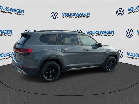 Used 2024 Volkswagen Atlas Peak Edition SEL AWD/4WD image 8