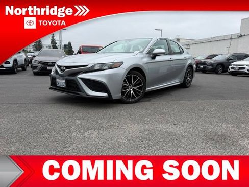 Used 2021 Toyota Camry SE w/ Cold Weather Package AWD/4WD image 2