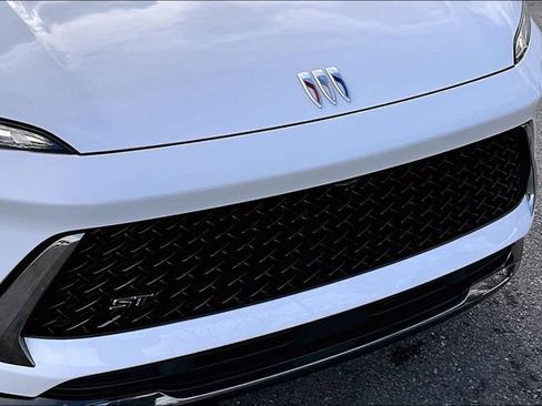 Certified 2025 Buick Envision Sport Touring image 28