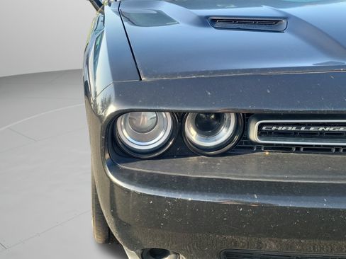 Used 2016 Dodge Challenger SXT RWD image 17
