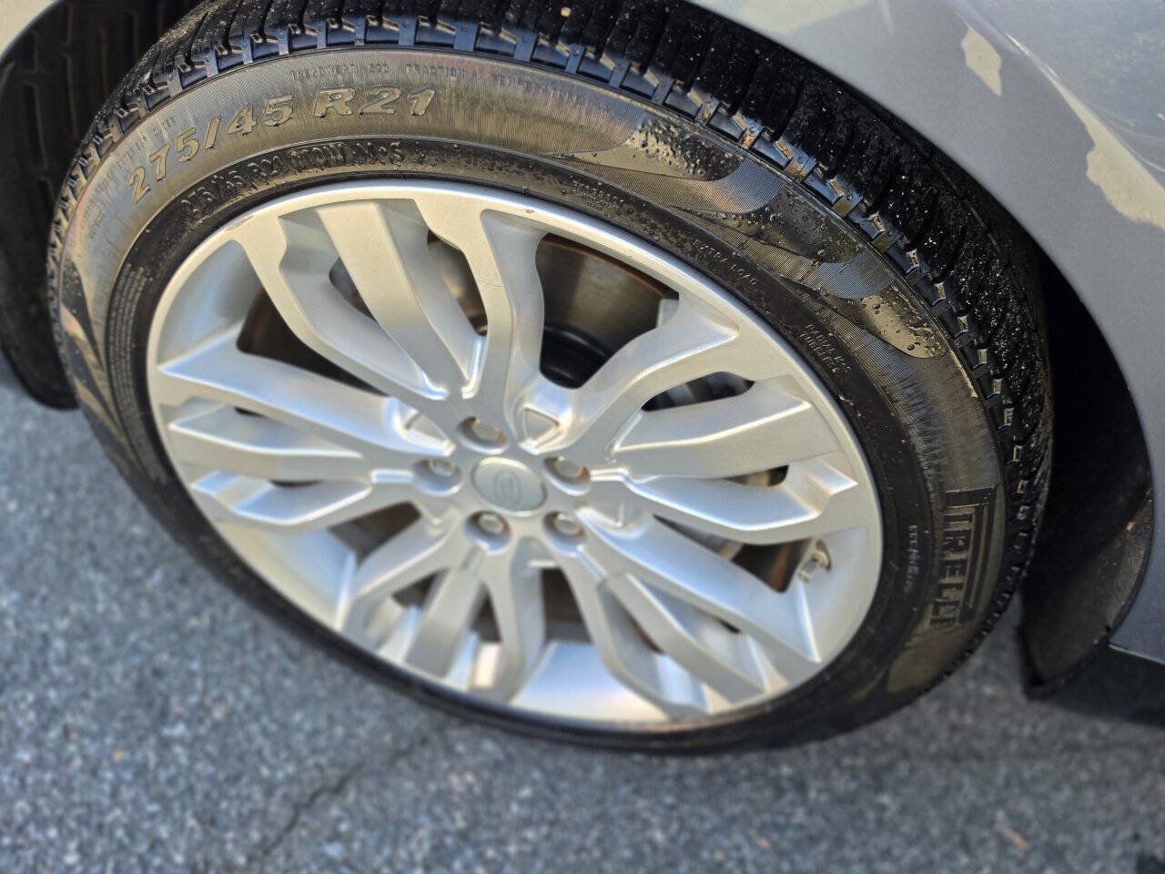 Used 2019 Land Rover Range Rover Sport HSE AWD/4WD image 40