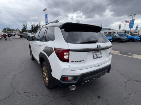 Certified 2022 Honda Passport TrailSport image 7