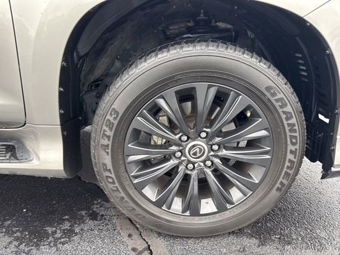 Used 2023 Lexus GX 460 Premium image 12