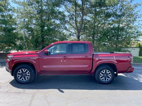 Used 2024 Nissan Frontier SL w/ Technology Package RWD image 2