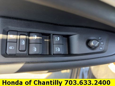 Used 2025 Jeep Grand Cherokee Limited w/ Trailer Tow Package AWD/4WD image 24
