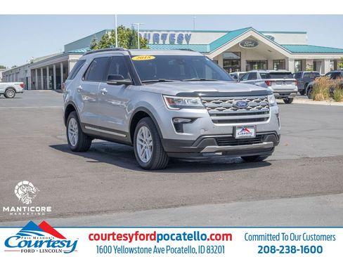 Used 2018 Ford Explorer XLT w/ Equipment Group 202A AWD/4WD image 1