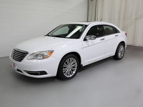 Used 2012 Chrysler 200 Limited FWD image 13
