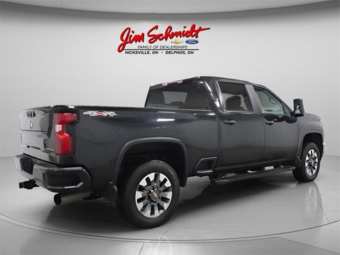 Used 2022 Chevrolet Silverado 2500 Custom image 6