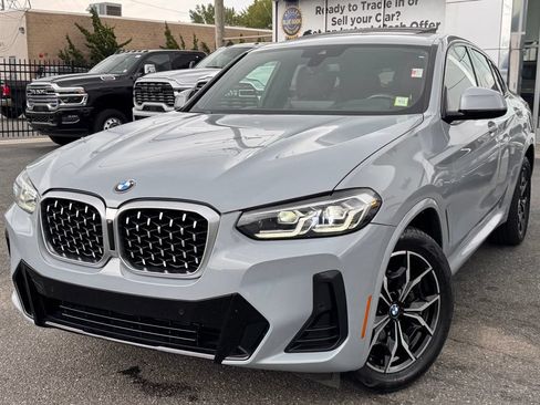 Used 2024 BMW X4 xDrive30i w/ Premium Package AWD/4WD image 3