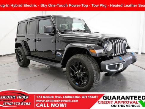 Used 2023 Jeep Wrangler Unlimited Sahara w/ Cold Weather Group AWD/4WD image 1