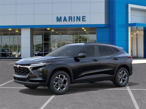 New 2026 Chevrolet Trax LT w/ Driver Confidence Package image 2