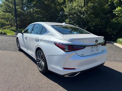 Used 2025 Lexus ES 350 w/ Premium Package FWD image 3