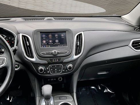 Used 2022 Chevrolet Equinox LT FWD image 5