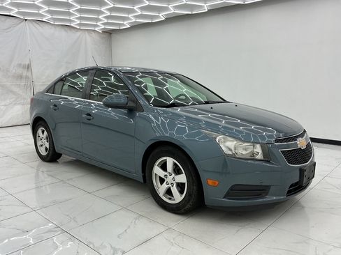 Used 2012 Chevrolet Cruze LT FWD image 3