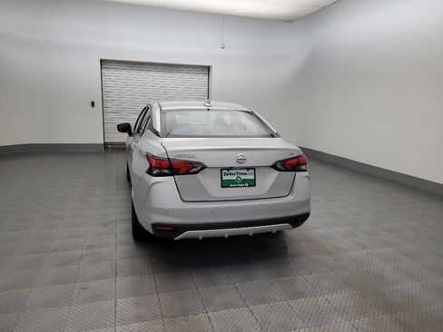 Used 2021 Nissan Versa SV image 6