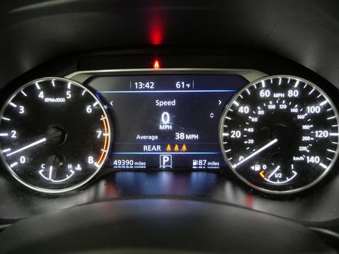 Used 2024 Nissan Altima 2.5 SV image 14