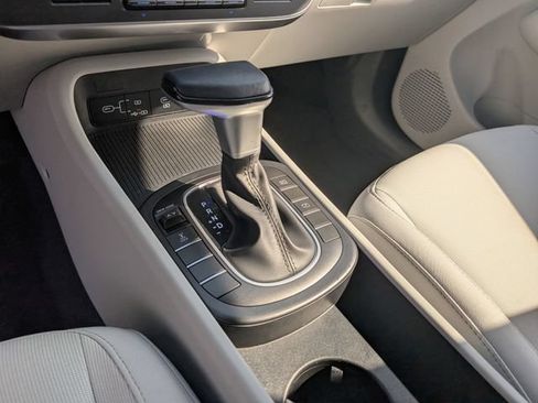 Certified 2025 Hyundai Kona SEL AWD/4WD image 20
