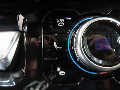 Used 2025 GMC Sierra 2500 AT4 w/ AT4 Premium Plus Package image 70