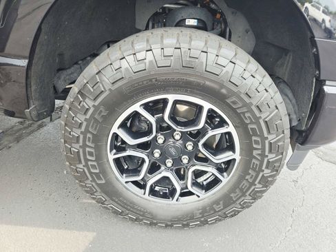 Used 2022 Ford F150 Lariat w/ Equipment Group 502A High AWD/4WD image 19