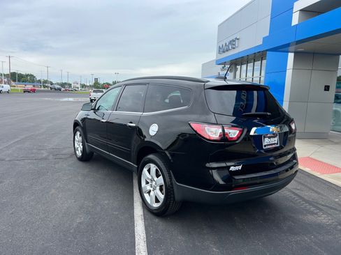 Used 2016 Chevrolet Traverse LT w/ Style and Technology Package FWD image 2