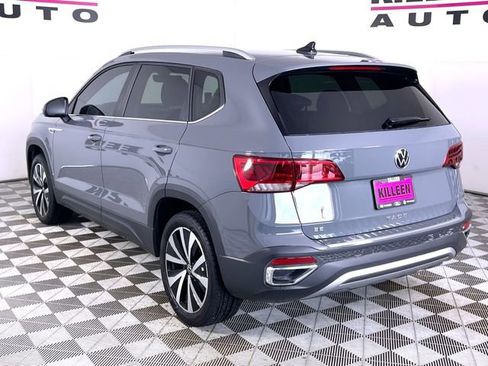 Used 2024 Volkswagen Taos SE image 5