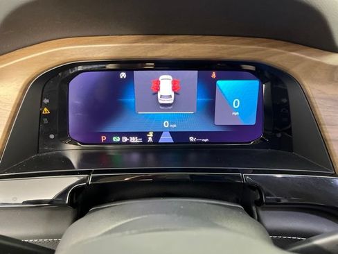 Used 2025 Volkswagen Atlas SE FWD image 25