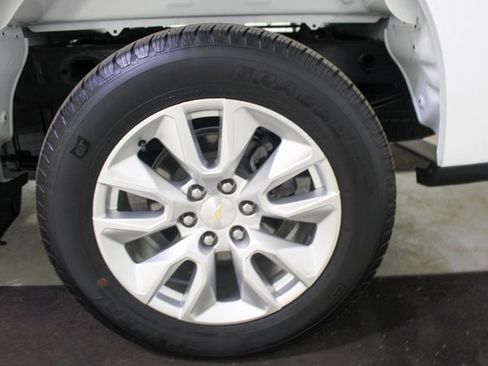 Used 2023 Chevrolet Silverado 1500 Custom image 20