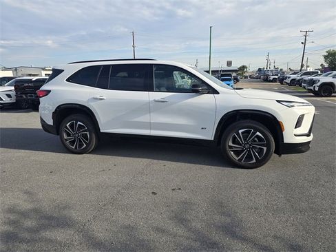 New 2026 Buick Enclave Sport Touring w/ LPO, Floor Liner Package image 4