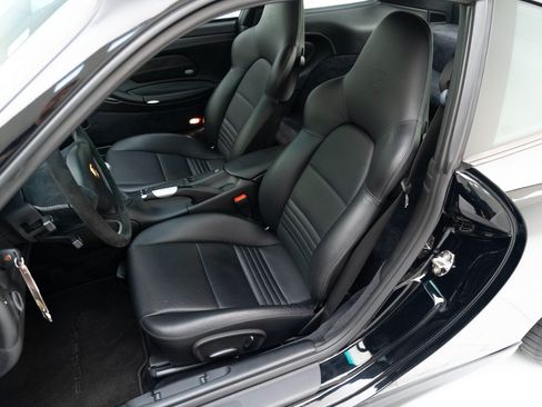 Used 2004 Porsche 911 GT3 RWD image 5