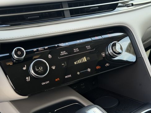 New 2027 INFINITI QX60 Luxe FWD image 28