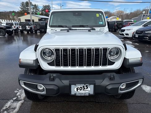 Certified 2025 Jeep Wrangler Sahara image 8