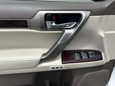 Used 2015 Lexus GX 460 w/ Premium Package AWD/4WD image 18