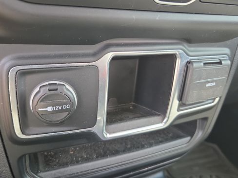 Used 2021 Jeep Wrangler Sport AWD/4WD image 18