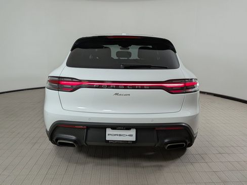 Certified 2025 Porsche Macan AWD/4WD image 10