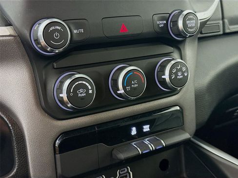 Used 2021 RAM 1500 Big Horn RWD image 13