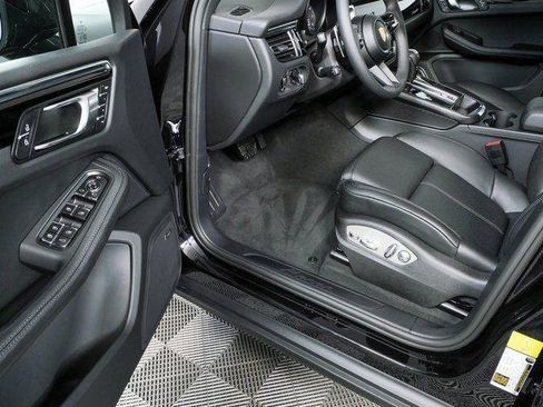 New 2026 Porsche Macan AWD/4WD image 8