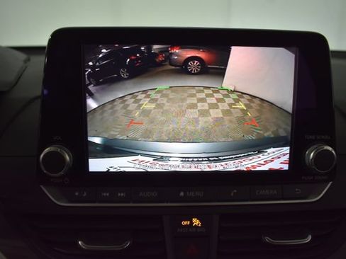 Used 2025 Nissan Altima 2.5 SV FWD image 23
