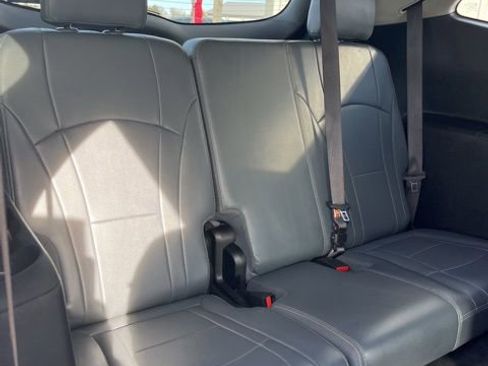 Used 2021 Buick Enclave Essence AWD/4WD image 34