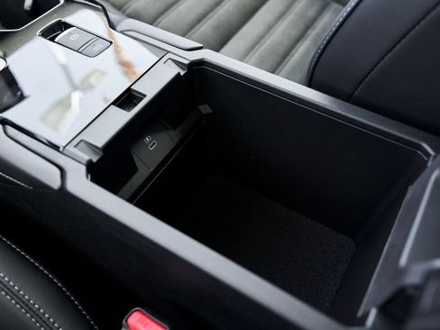 New 2025 Mitsubishi Outlander SE image 43