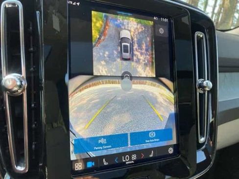 New 2025 Volvo XC40 B5 Ultra image 33