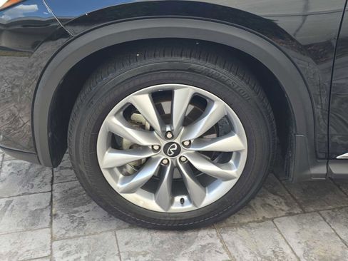 Used 2021 INFINITI QX50 Essential w/ Accent Package image 8