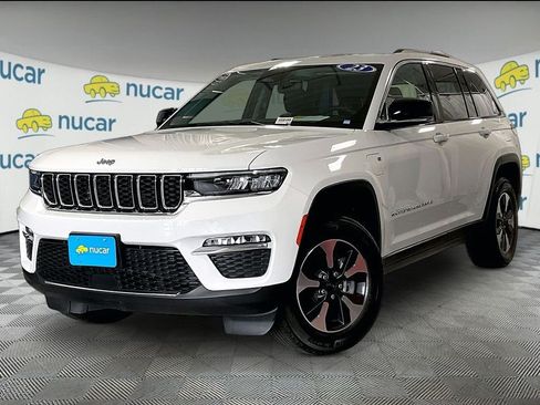 Used 2023 Jeep Grand Cherokee 4WD 4xe image 3